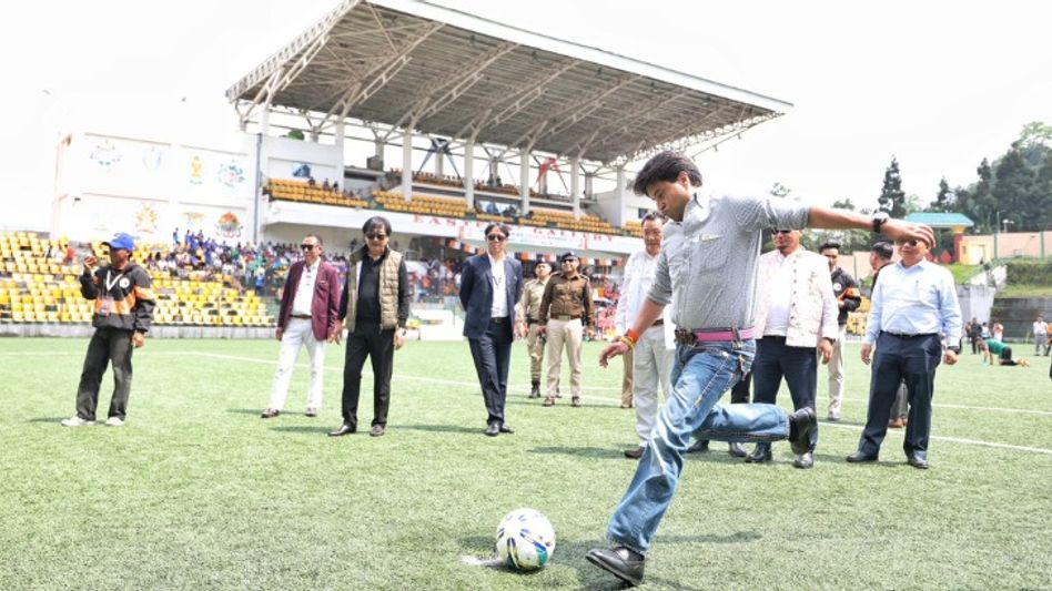Jyotiraditya Scindia reviews education, tourism and sports projects during Sikkim visit Jyotiraditya Scindia reviews education, tourism and sports projects during Sikkim visit