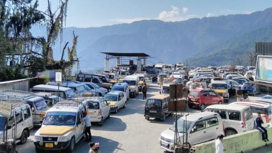 Man drugged, robbed of Rs 7 lakh while travelling in taxi in Sikkim Man drugged, robbed of Rs 7 lakh while travelling in taxi in Sikkim