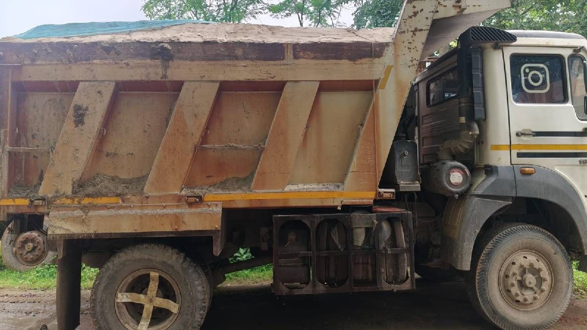 Assam: Illegal sand-laden dumper seized in Sonapur during late night operation