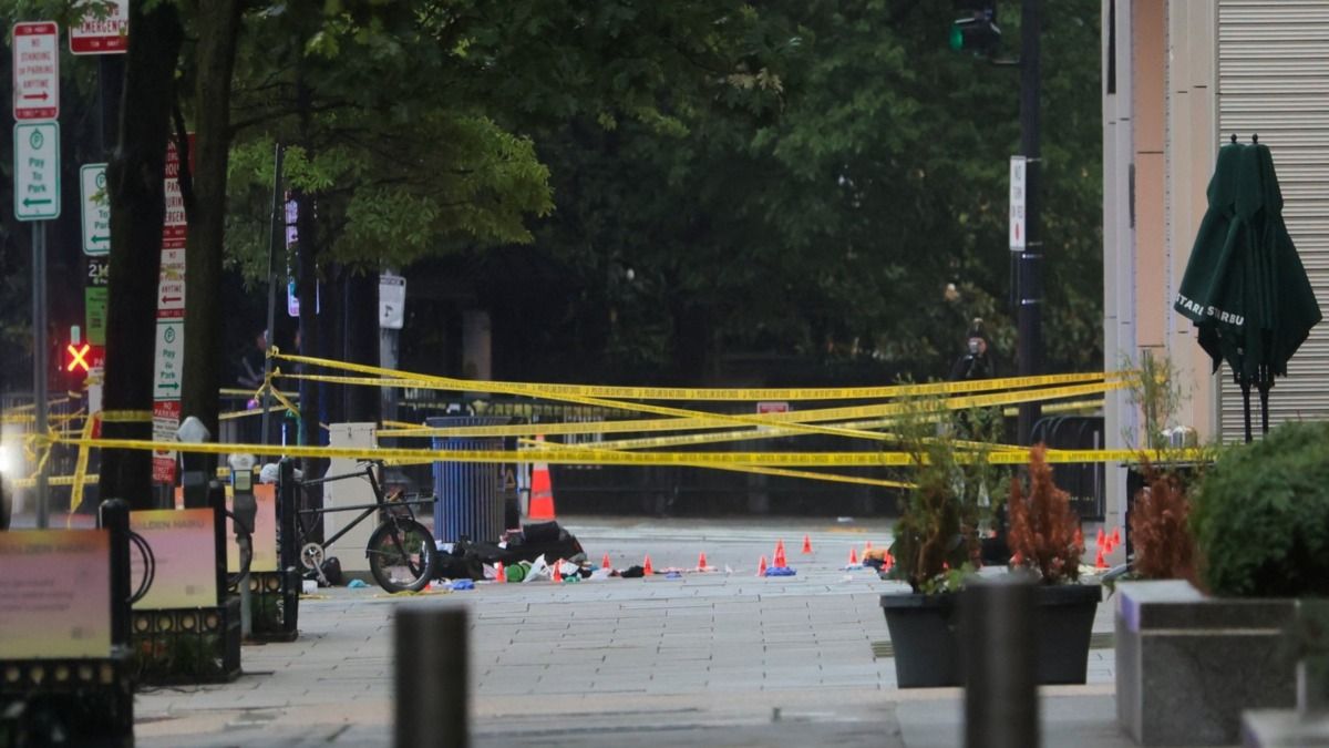 Armed suspect killed after opening fire near White House checkpoint