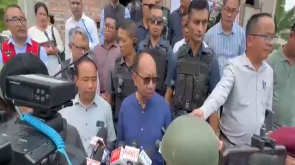Manipur CM visits Makhan relief camp, assures justice and rehabilitation for displaced families Manipur CM visits Makhan relief camp, assures justice and rehabilitation for displaced families