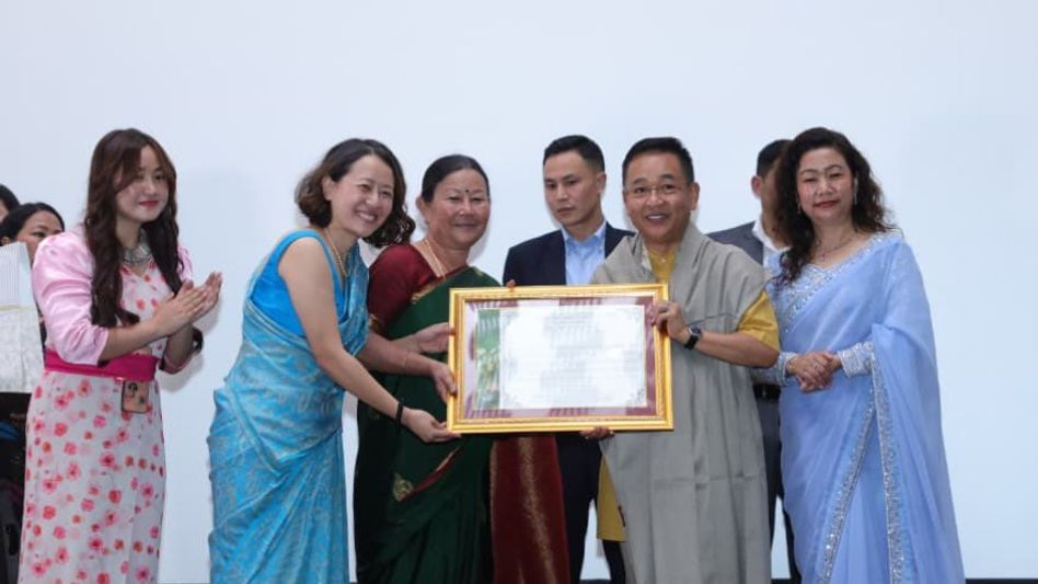 Sikkim CM attends premiere of award-winning film ‘Shape of Momo’ in Gangtok Sikkim CM attends premiere of award-winning film ‘Shape of Momo’ in Gangtok
