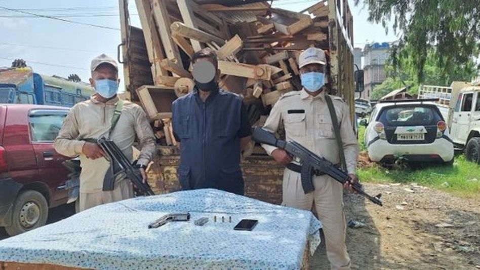 Manipur Police arrest UNLF(P) extortion suspect, recover pistol and suspected stolen looms Manipur Police arrest UNLF(P) extortion suspect, recover pistol and suspected stolen looms