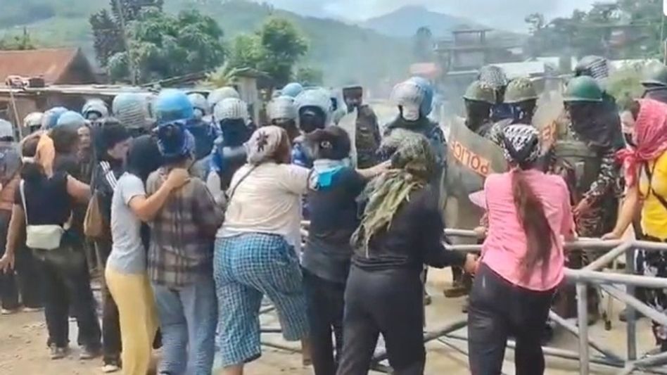 Truck driver killed as militants ambush security-escorted convoy in Manipur's Ukhrul Truck driver killed as militants ambush security-escorted convoy in Manipur's Ukhrul