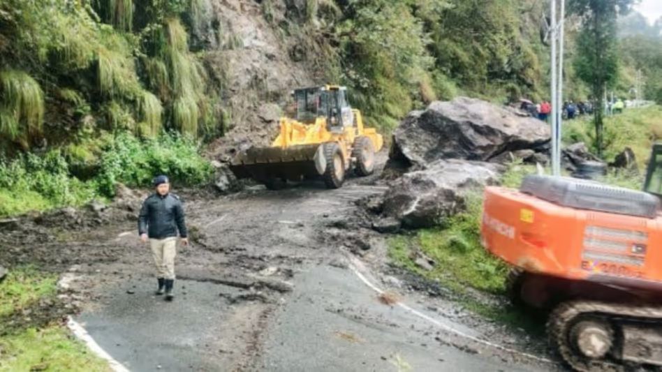Sikkim sets July 15 target for restoring Lachen road, explores permanent solution Sikkim sets July 15 target for restoring Lachen road, explores permanent solution