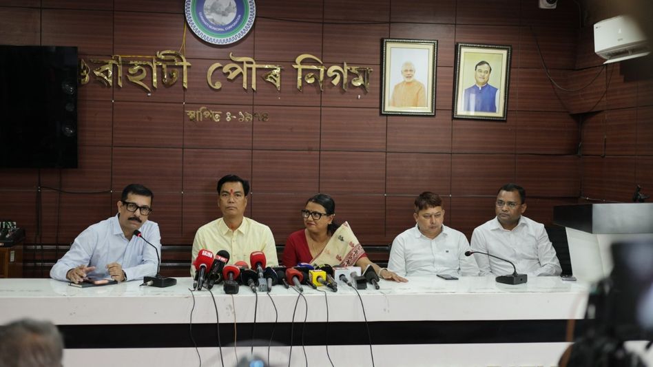 'Foxtail Orchid' colour theme to fetch 50 marks in GMC Swachhata contest; household garbage fee slashed to Rs 30 'Foxtail Orchid' colour theme to fetch 50 marks in GMC Swachhata contest; household garbage fee slashed to Rs 30
