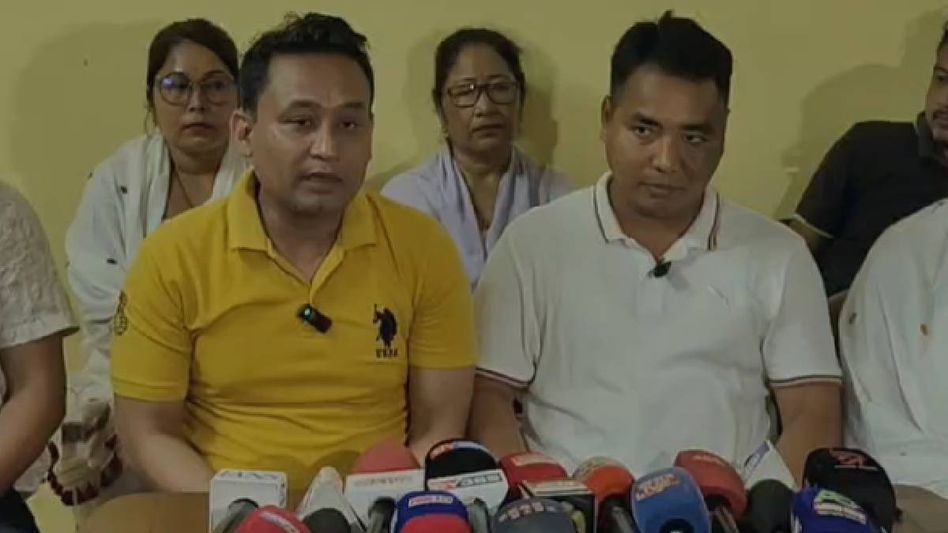 Moran and Motok organisations call 48-hour bandh in Tinsukia and Dibrugarh over Cabinet representation issue Moran and Motok organisations call 48-hour bandh in Tinsukia and Dibrugarh over Cabinet representation issue