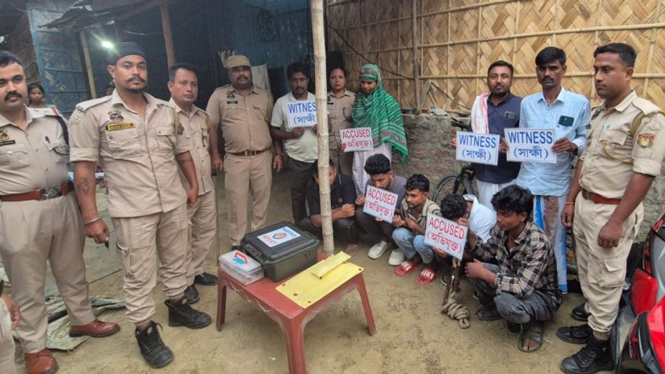 Assam's Nagaon Police seize heroin, 778 narcotic tablets; two arrested in anti-drug operation Assam's Nagaon Police seize heroin, 778 narcotic tablets; two arrested in anti-drug operation