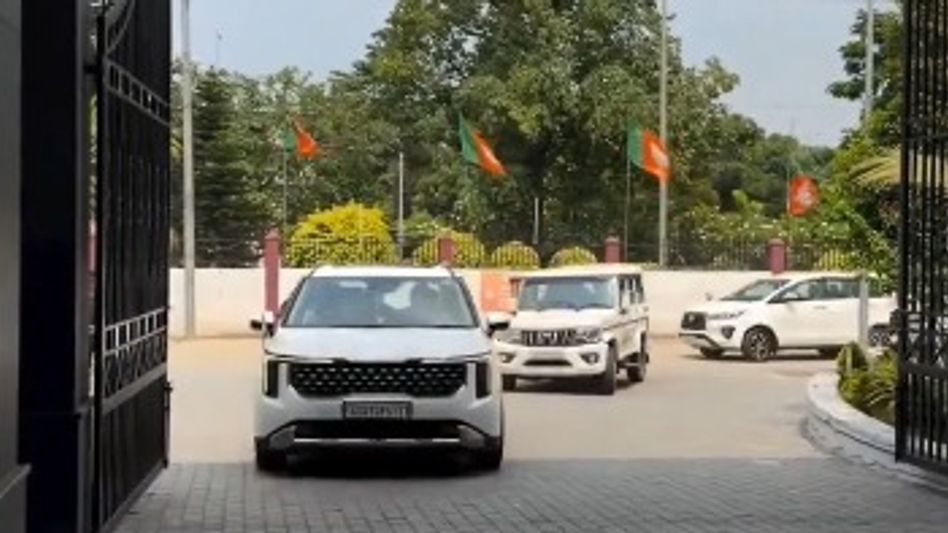 Assam ministers carpool to BJP headquarters in response to PM Modi’s call for austerity Assam ministers carpool to BJP headquarters in response to PM Modi’s call for austerity
