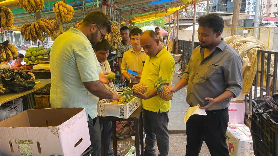 Assam: Nearly 100 kg of calcium carbide-treated mangoes seized in Guwahati market Assam: Nearly 100 kg of calcium carbide-treated mangoes seized in Guwahati market