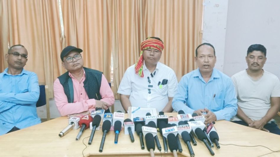 Surrendered militants threaten 72-hour rail and road blockade over delay in peace accord implementation Surrendered militants threaten 72-hour rail and road blockade over delay in peace accord implementation