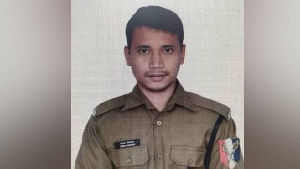Manipur’s BSF constable Deepak Chingakham posthumously awarded Vir Chakra; family receives honour Manipur’s BSF constable Deepak Chingakham posthumously awarded Vir Chakra; family receives honour