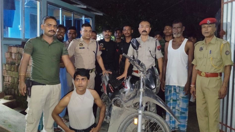 Assam's Dhubri Police bust bike theft racket, arrest two; stolen vehicles and cash recovered Assam's Dhubri Police bust bike theft racket, arrest two; stolen vehicles and cash recovered