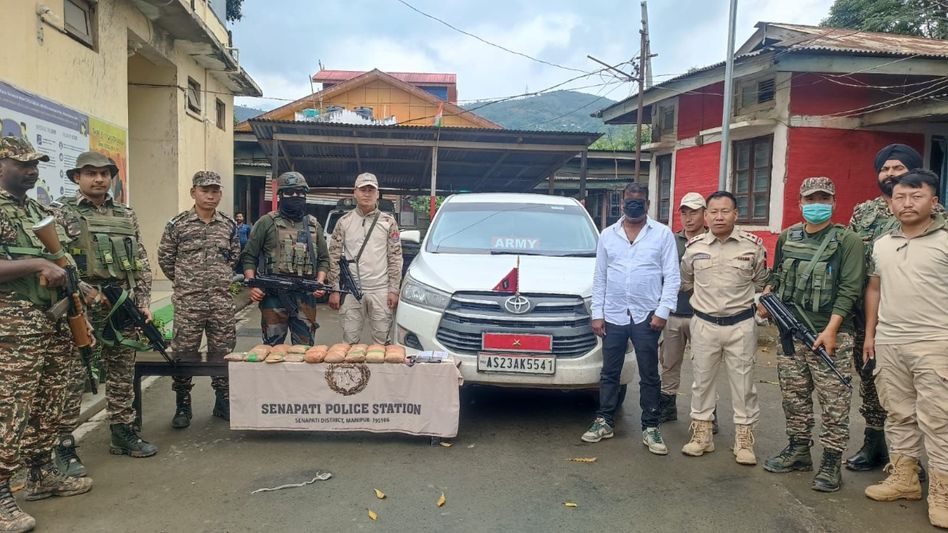 Manipur: Drug smuggler posing as army officer held with over 15 kg Opium in Senapati Manipur: Drug smuggler posing as army officer held with over 15 kg Opium in Senapati
