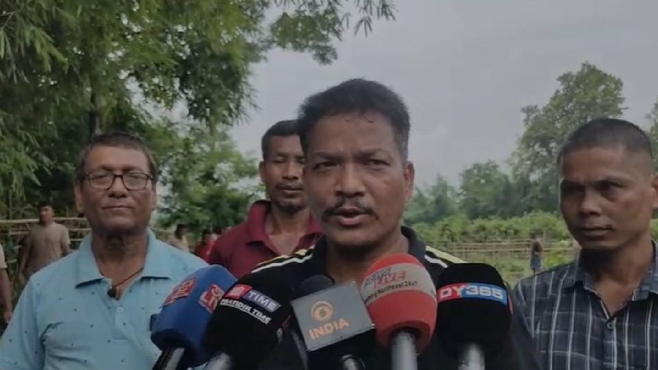 Assam: Bongaigaon youths ordered to plant and maintain 1500 saplings after illegal tree felling Assam: Bongaigaon youths ordered to plant and maintain 1500 saplings after illegal tree felling