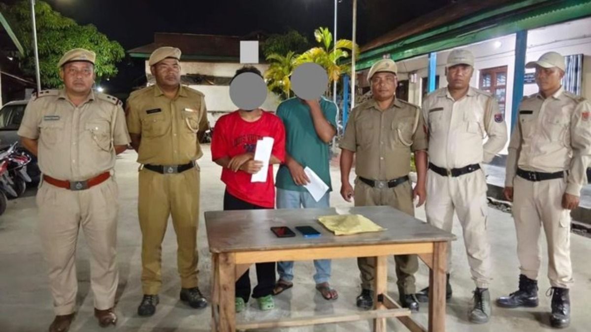 Manipur police arrest two drug peddlers, recover heroin and banned capsules