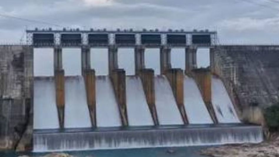 Seven gates of Khandong Dam opened; Assam's Dima Hasao administration issues public safety advisory Seven gates of Khandong Dam opened; Assam's Dima Hasao administration issues public safety advisory