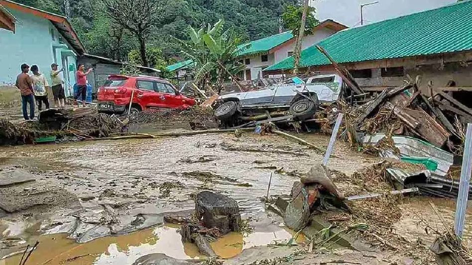 Arunachal flash flood: BRO, SDRF and district administration step up rescue and road clearance efforts Arunachal flash flood: BRO, SDRF and district administration step up rescue and road clearance efforts