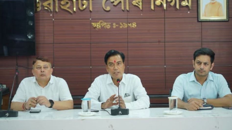 GMC makes uniforms mandatory for parking, market fee collectors GMC makes uniforms mandatory for parking, market fee collectors