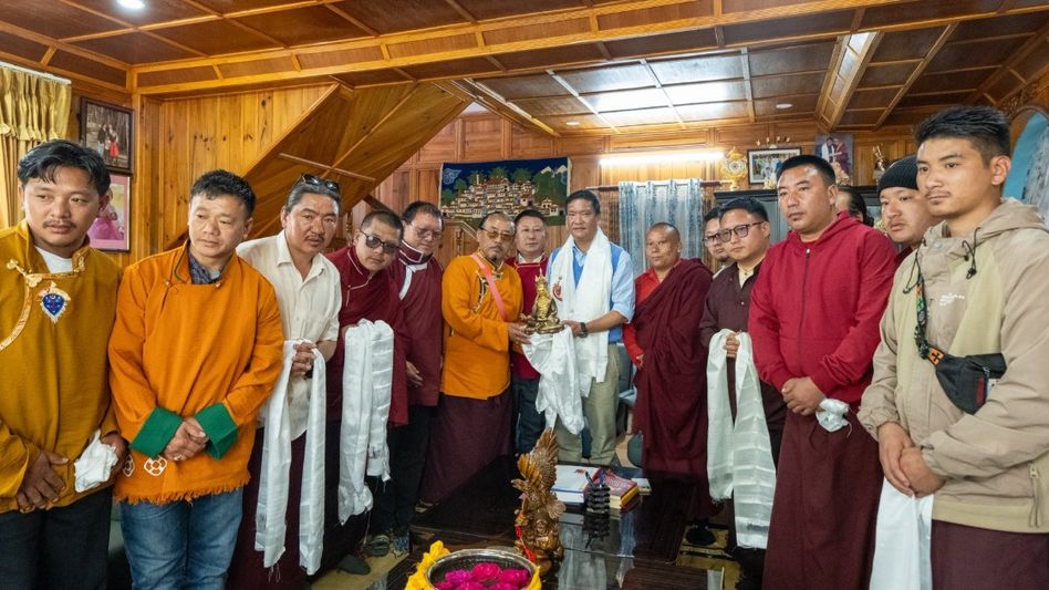 Arunachal CM meets Pangchen Ding Groh representatives, lauds community's Buddhist values Arunachal CM meets Pangchen Ding Groh representatives, lauds community's Buddhist values
