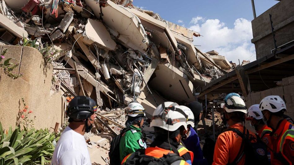 Fresh earthquake rattles Venezuela as rescue efforts continue after deadly twin quakes Fresh earthquake rattles Venezuela as rescue efforts continue after deadly twin quakes