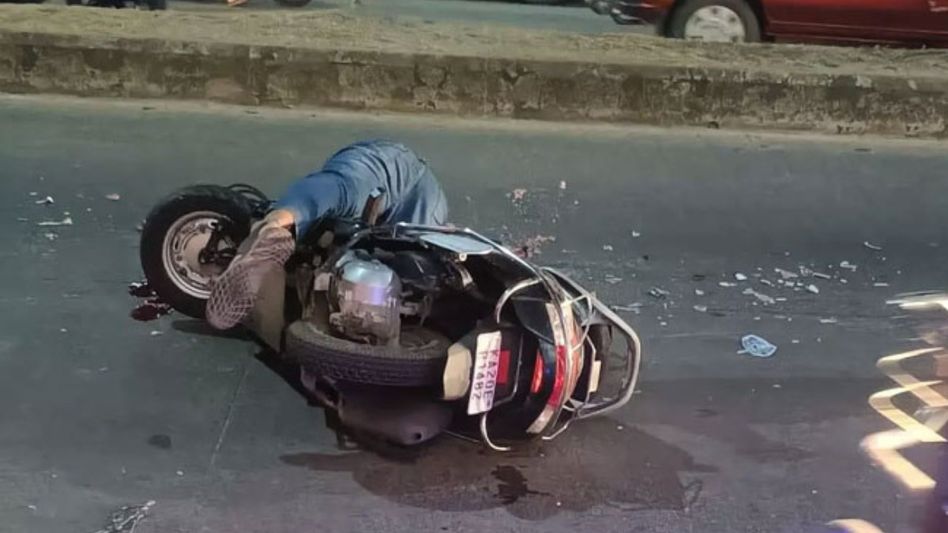 Scooty rider killed after tipper truck collision on NH-10 in Sikkim's Singtam Scooty rider killed after tipper truck collision on NH-10 in Sikkim's Singtam