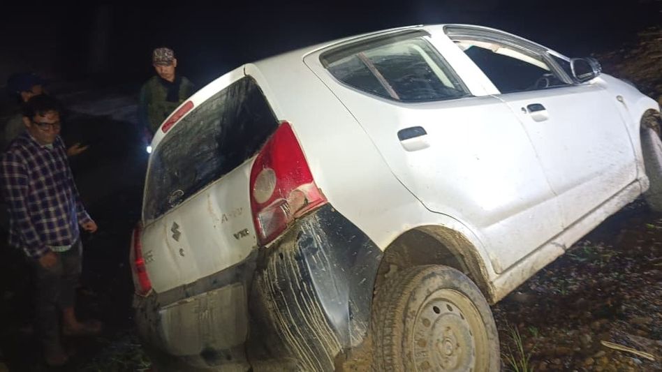 CRPF personnel rescue two civilians after car skids to gorge edge on NH-2 in Manipur CRPF personnel rescue two civilians after car skids to gorge edge on NH-2 in Manipur