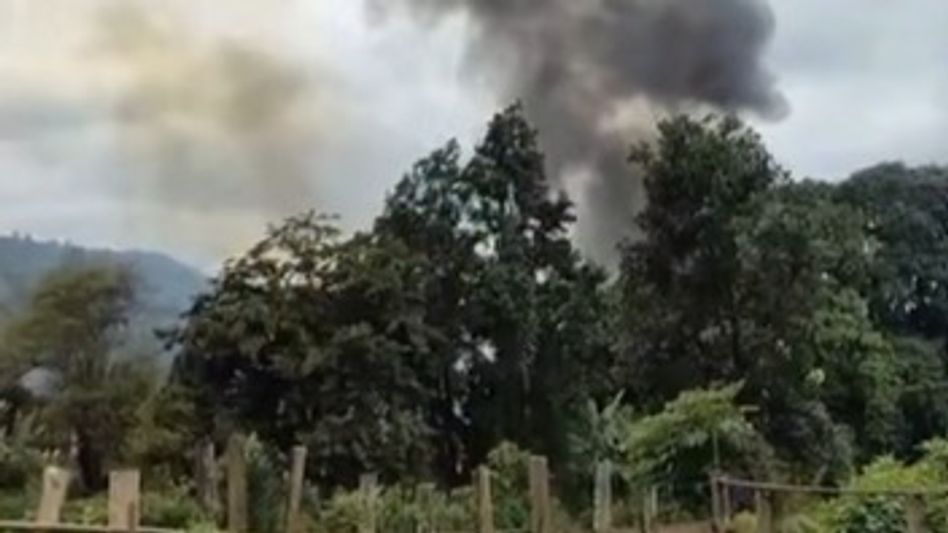15 houses torched in Manipur's Kamjong village; security forces foil retaliatory attack on Tangkhul settlement 15 houses torched in Manipur's Kamjong village; security forces foil retaliatory attack on Tangkhul settlement