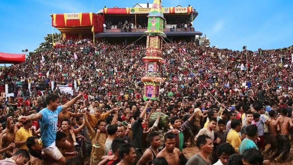 Meghalaya celebrates Behdienkhlam Festival, honouring Pnar traditions and praying for prosperity Meghalaya celebrates Behdienkhlam Festival, honouring Pnar traditions and praying for prosperity