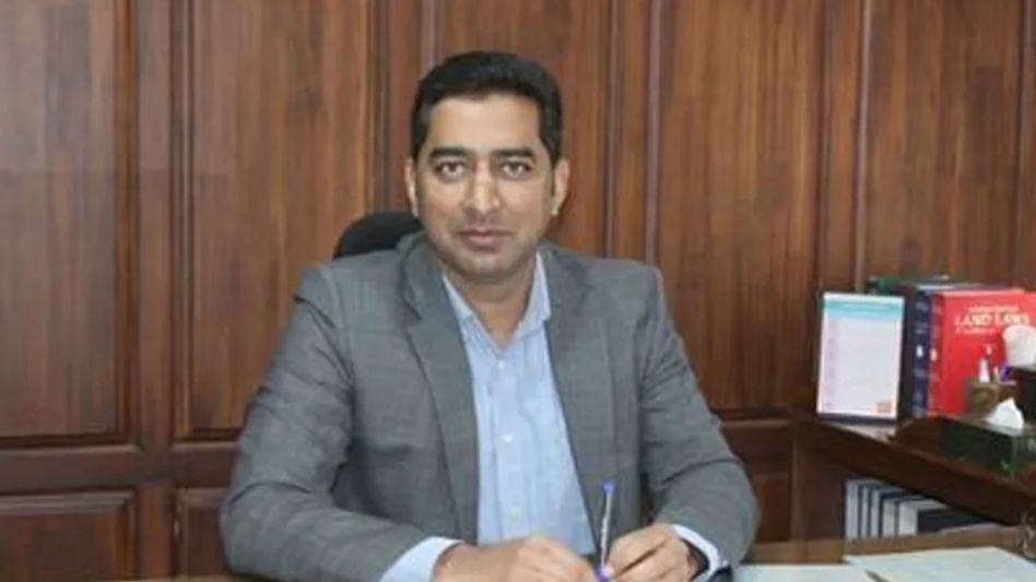 Centre transfers 21 IAS, 40 IPS officers; Shahid Choudhary posted to Arunachal Centre transfers 21 IAS, 40 IPS officers; Shahid Choudhary posted to Arunachal