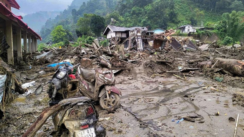 Fresh floods, landslides batter Arunachal; Over 94,000 affected as IMD forecasts rainfall easing Fresh floods, landslides batter Arunachal; Over 94,000 affected as IMD forecasts rainfall easing