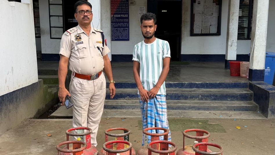 Assam: Rupahihat police seize 12 illegally stored domestic LPG cylinders, one arrested Assam: Rupahihat police seize 12 illegally stored domestic LPG cylinders, one arrested