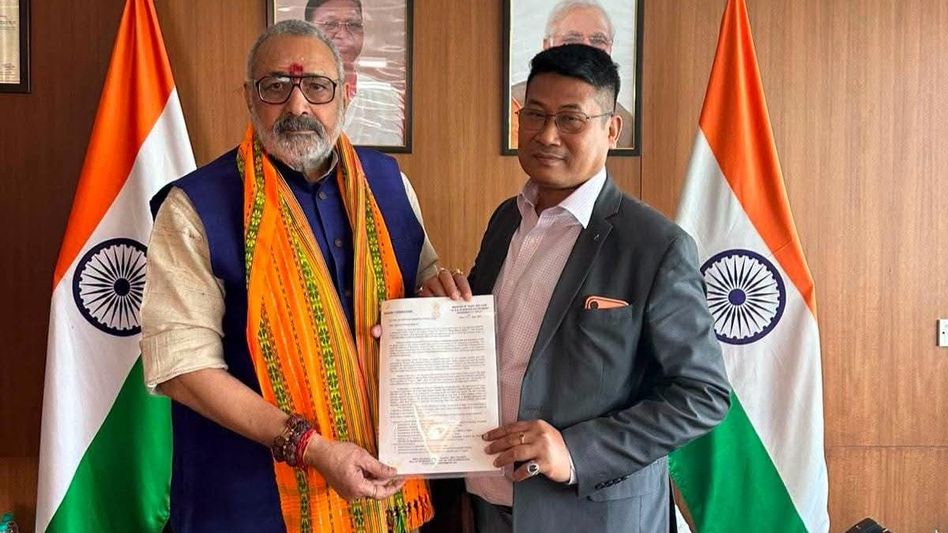 Tripura seeks central support to transform textile, handicraft sector; tribal welfare minister meets Union Textile Minister Tripura seeks central support to transform textile, handicraft sector; tribal welfare minister meets Union Textile Minister