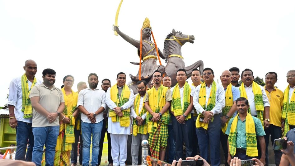 Assam Finance Minister unveils Biswa Mahabir Chilarai statue, inaugurates Chilarai Bhawan in Bongaigaon Assam Finance Minister unveils Biswa Mahabir Chilarai statue, inaugurates Chilarai Bhawan in Bongaigaon