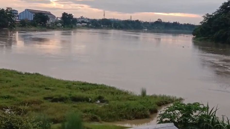 Cachar issues flood alert as Barak river swells; administration asks residents to stay vigilant Cachar issues flood alert as Barak river swells; administration asks residents to stay vigilant