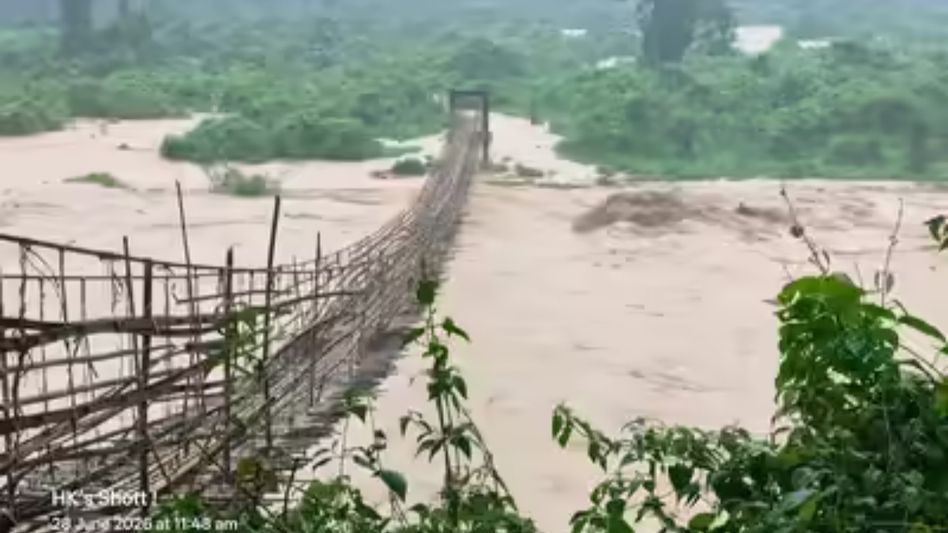 Fresh floods, landslides batter four Arunachal districts; East Siang youth missing, over 1.49 lakh affected Fresh floods, landslides batter four Arunachal districts; East Siang youth missing, over 1.49 lakh affected