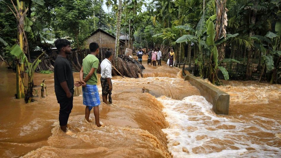 Fresh floods hit Arunachal as 1.49 lakh remain affected; Assam flood toll rises to 11, train services disrupted Fresh floods hit Arunachal as 1.49 lakh remain affected; Assam flood toll rises to 11, train services disrupted