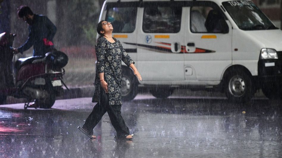 Heavy rain alert for Guwahati: IMD warns of waterlogging, flash floods, landslides over next 3-4 days Heavy rain alert for Guwahati: IMD warns of waterlogging, flash floods, landslides over next 3-4 days