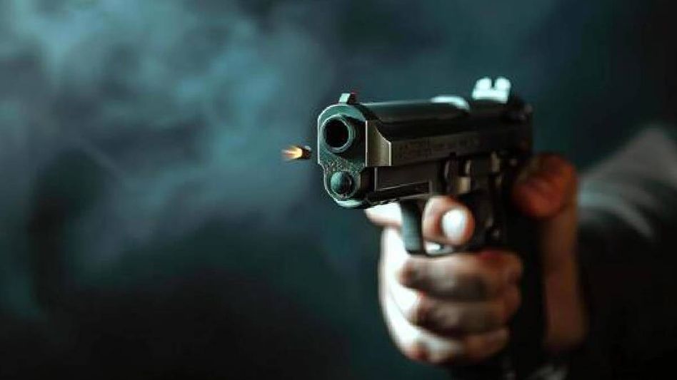 Assam: Unidentified miscreants open fire on three youths in Dibrugarh, police launch probe Assam: Unidentified miscreants open fire on three youths in Dibrugarh, police launch probe