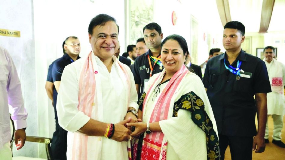 Delhi CM Rekha Gupta speaks to Himanta BIswa Sarma, offers aid to flood-hit Assam Delhi CM Rekha Gupta speaks to Himanta BIswa Sarma, offers aid to flood-hit Assam
