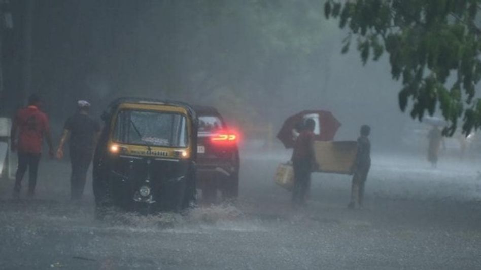 IMD forecasts heavy to very heavy rainfall in Arunachal Pradesh over next two days IMD forecasts heavy to very heavy rainfall in Arunachal Pradesh over next two days