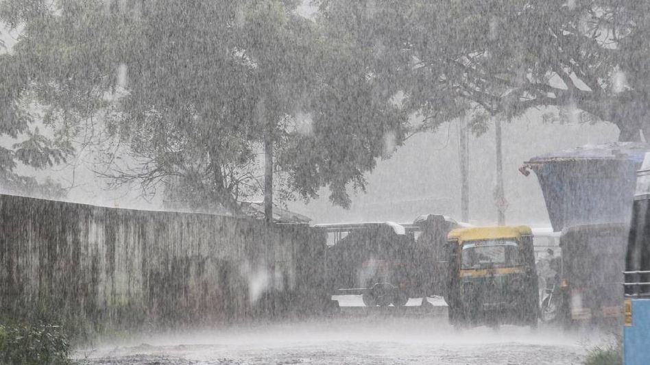 IMD forecasts fresh spell of heavy rain cross Assam, northeast; flood risk looms IMD forecasts fresh spell of heavy rain cross Assam, northeast; flood risk looms