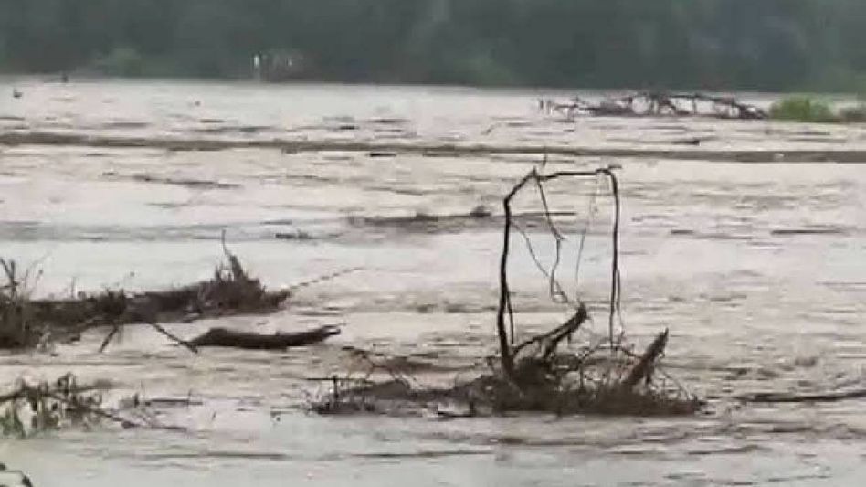After days of flood devastation, Assam's Sivasagar faces new threat as Disang embankment weakens After days of flood devastation, Assam's Sivasagar faces new threat as Disang embankment weakens