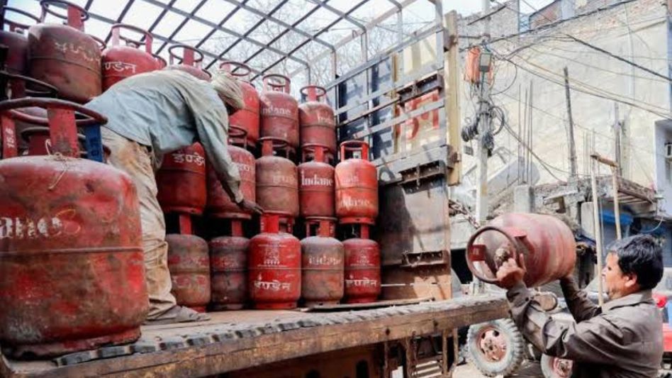 Assam LPG consumers asked to complete e-KYC by Aug 16 or risk losing subsidised cylinder rates Assam LPG consumers asked to complete e-KYC by Aug 16 or risk losing subsidised cylinder rates