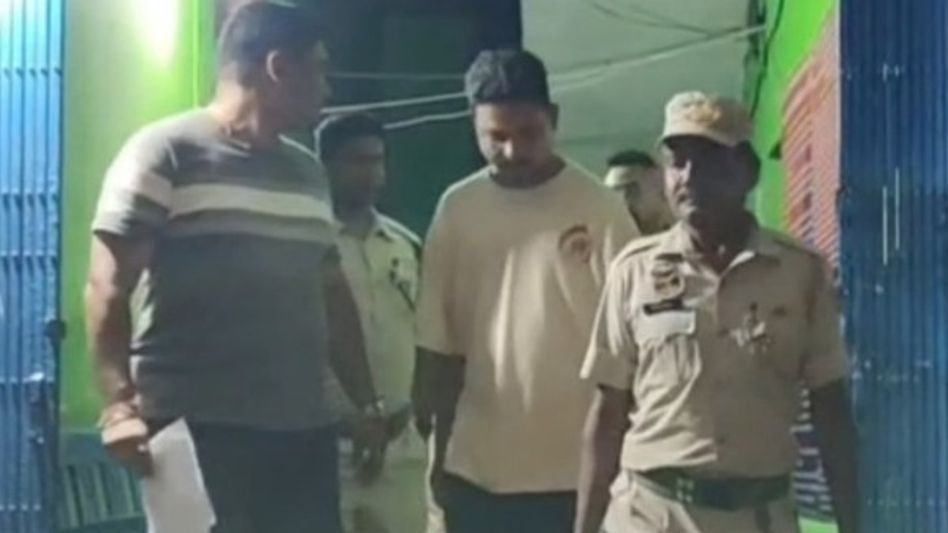 Assam: Youth arrested with .32 pistol in Sivasagar's Halwating; claims weapon was brought from Nagaland for sale Assam: Youth arrested with .32 pistol in Sivasagar's Halwating; claims weapon was brought from Nagaland for sale