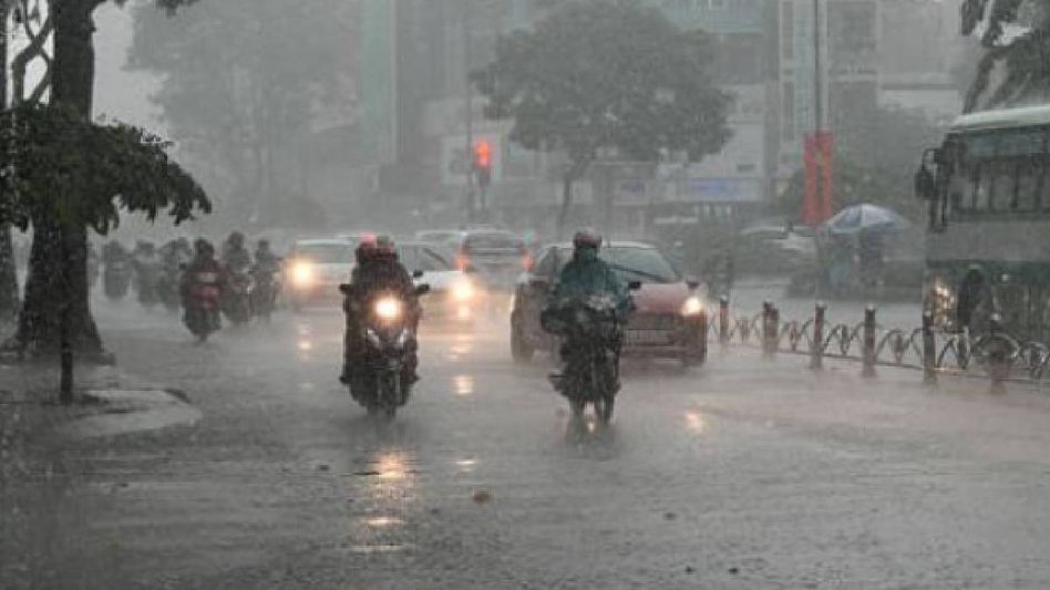 IMD issues 24 hour heavy rainfall warning for Guwahati, thunderstorms likely IMD issues 24 hour heavy rainfall warning for Guwahati, thunderstorms likely