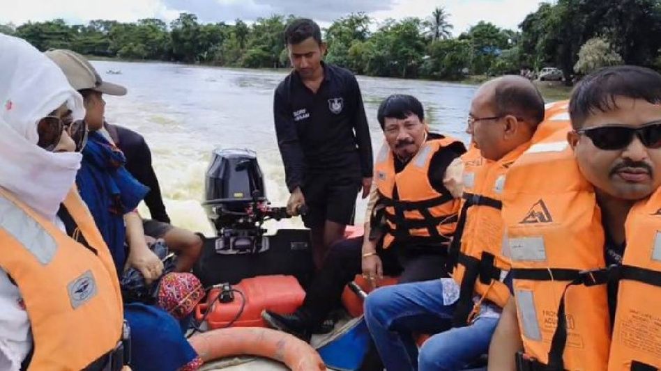 Assam: Second wave of flooding hits Bokakhat as Dhansiri River swells, Atul Bora reviews relief and damage assessment Assam: Second wave of flooding hits Bokakhat as Dhansiri River swells, Atul Bora reviews relief and damage assessment