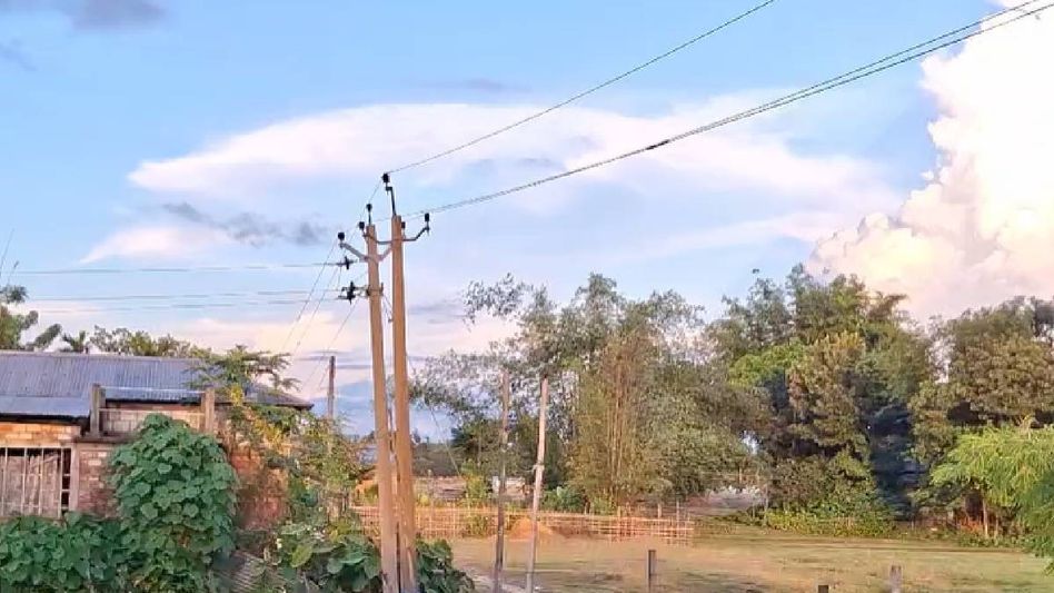 13-year-old boy suffers serious burns after coming in contact with 11-KV power line during football game in Assam’s Cachar 13-year-old boy suffers serious burns after coming in contact with 11-KV power line during football game in Assam’s Cachar