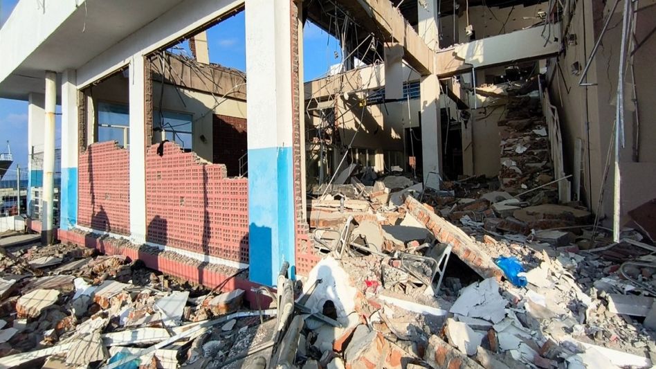 Indonesia rocked by third earthquake in hours, death toll from 7.7 quake hits 38 Indonesia rocked by third earthquake in hours, death toll from 7.7 quake hits 38