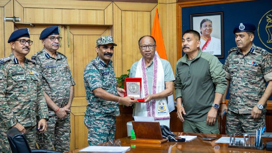 Manipur CM discusses security challenges, public order with senior CRPF officials Manipur CM discusses security challenges, public order with senior CRPF officials